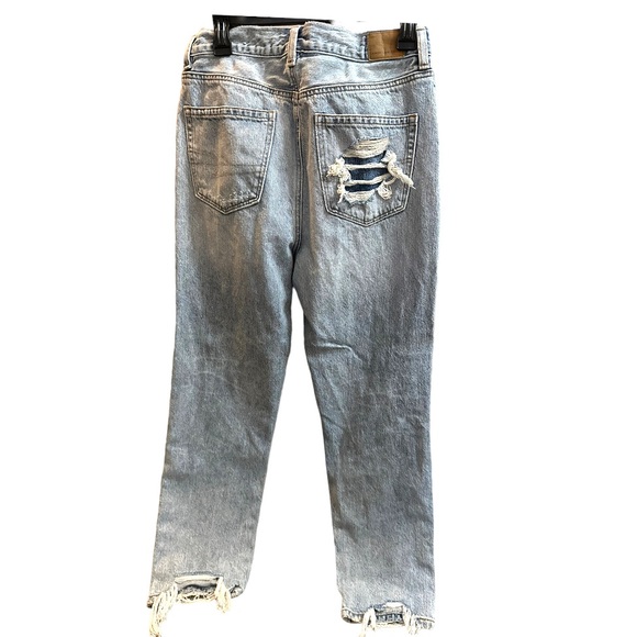 American Eagle High-Waisted Distressed Mom Jeans - Picture 4 of 7